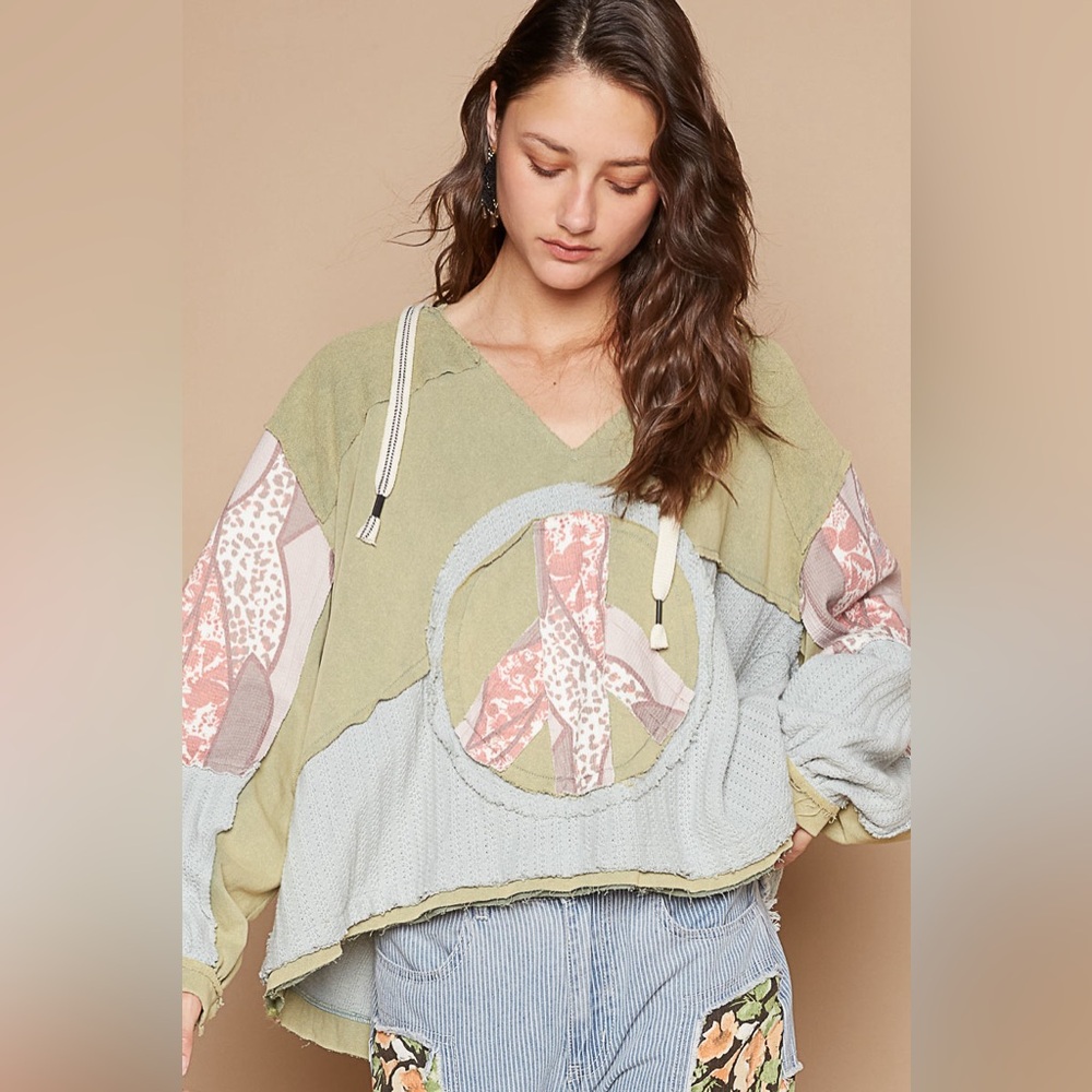 #44 CLOSEOUT FIRM 🌸New! Pol Gorgeous Oversized Peace Application  W/ Hood - Picture 4 of 6